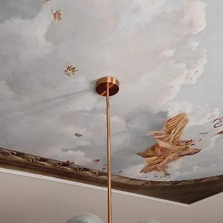 L The Writer's House *