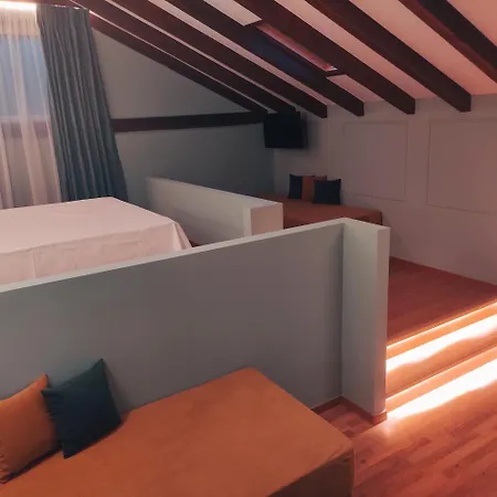 L The Writer's House * Gythio