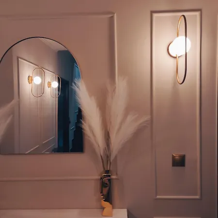 L The Writer's House *