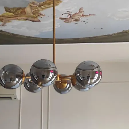 L The Writer's House *