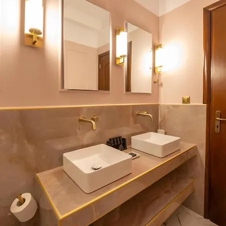 L The Writer's House Hotel