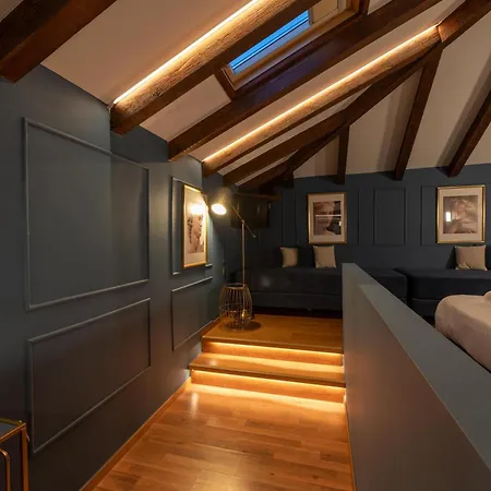 L The Writer's House