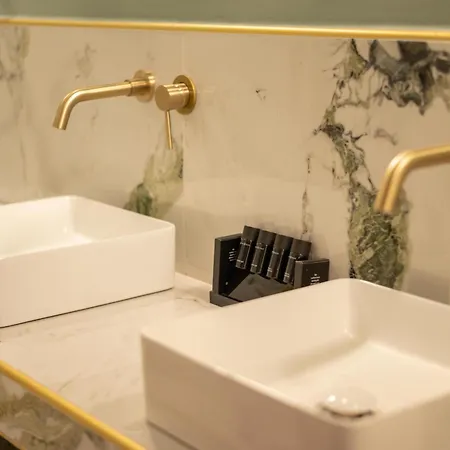 Hotel L The Writer's House *