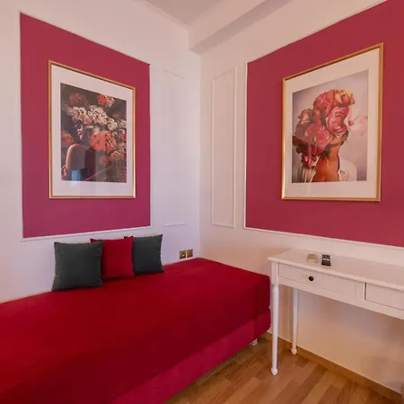 L The Writer's House Hotel *