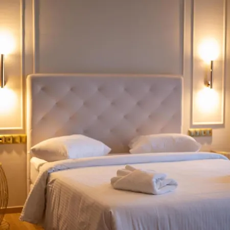 L The Writer's House Hotel Gythio