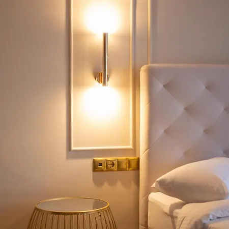 L The Writer's House Hotel *