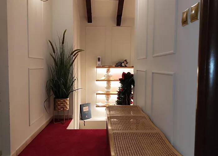 L The Writer's House