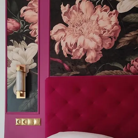 L The Writer's House Hotel *