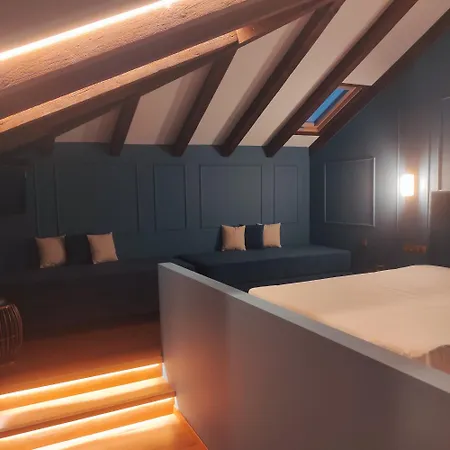 L The Writer's House Gythio