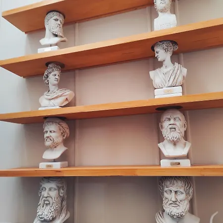 L The Writer's House Hotel *