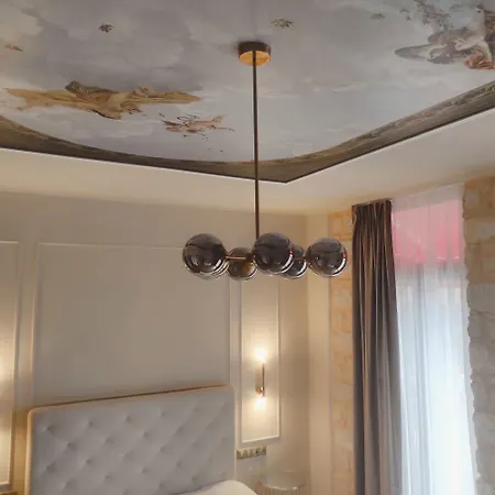 L The Writer's House