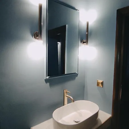 L The Writer's House