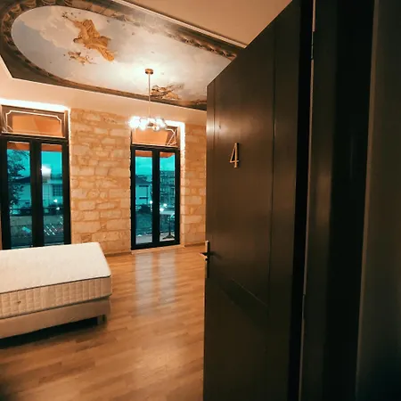 L The Writer's House *