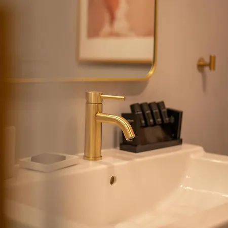 L The Writer's House Gythio