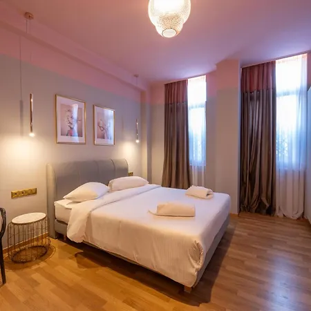 Hotel L The Writer's House