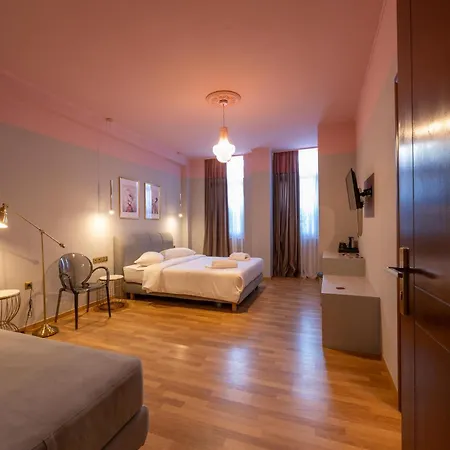 L The Writer's House Gythio