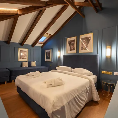 L The Writer's House Hotel *