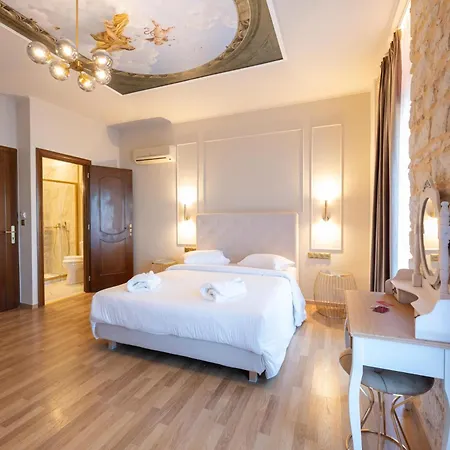 Hotel L The Writer's House