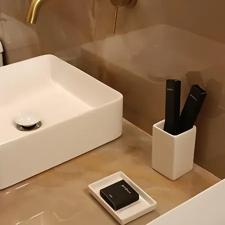 L The Writer's House *