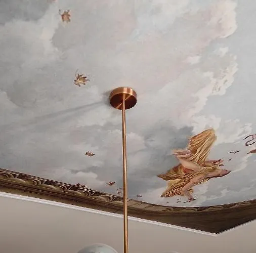 L The Writer's House *