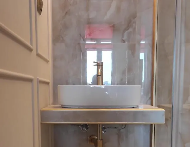 L The Writer's House Отель *