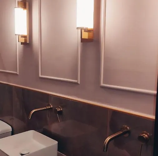 L The Writer's House Отель Гитион