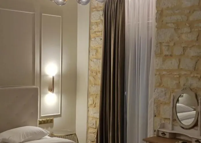 L The Writer's House