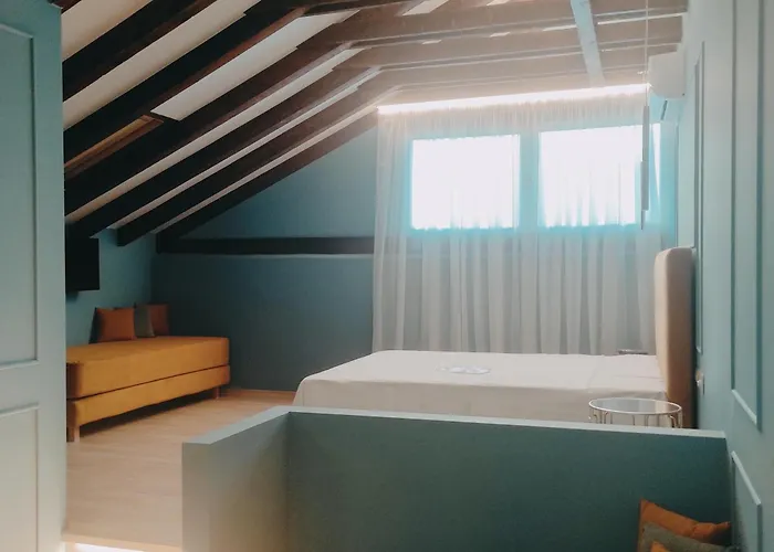 L The Writer's House