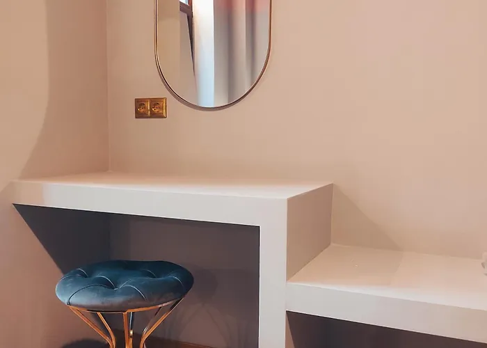 L The Writer's House Отель