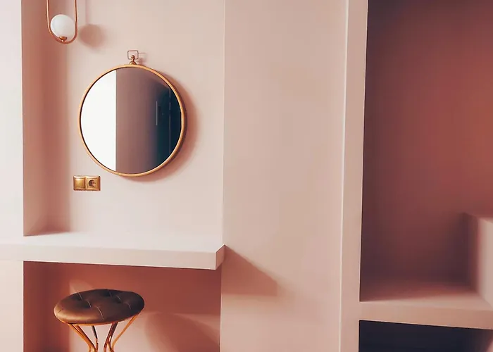 L The Writer's House