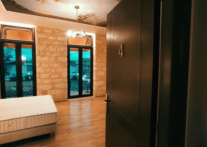 L The Writer's House *