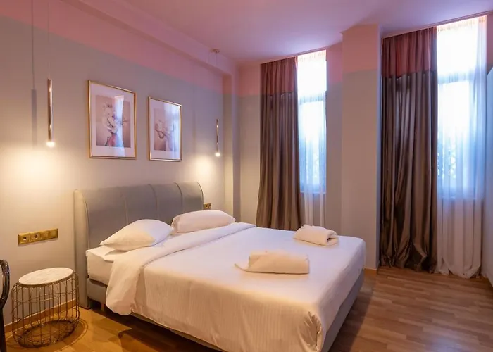 Hotel L The Writer's House