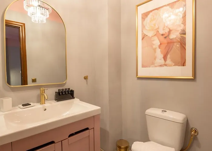 Отель L The Writer's House