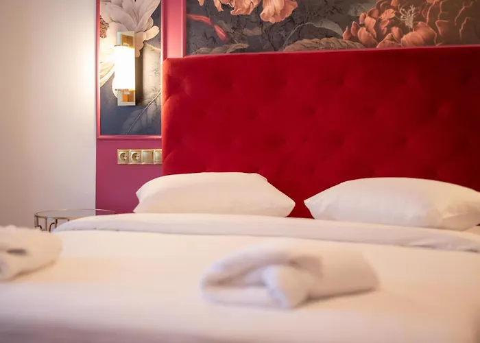 L The Writer's House * Gythio