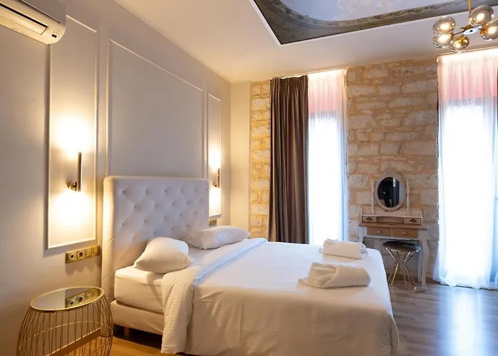 Отель L The Writer's House *